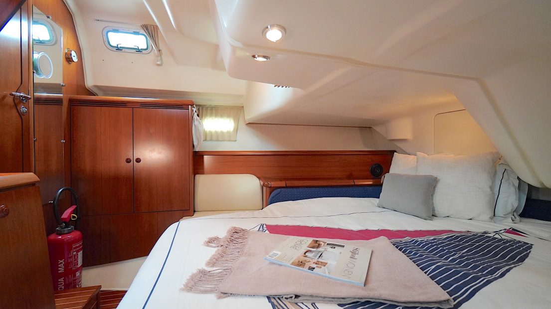 Jeanneau 43DS - 17