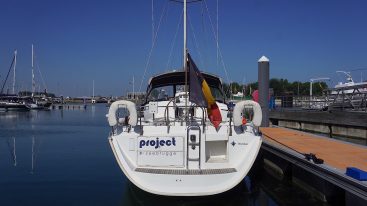 Jeanneau 43DS - 2 (1)