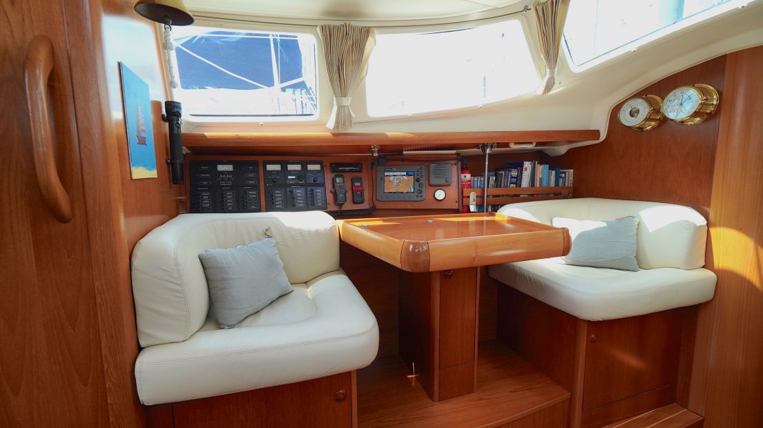 Jeanneau 43DS - 5