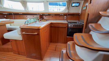 Jeanneau 43DS - 8