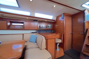 Dufour 525 Grand Large - 8