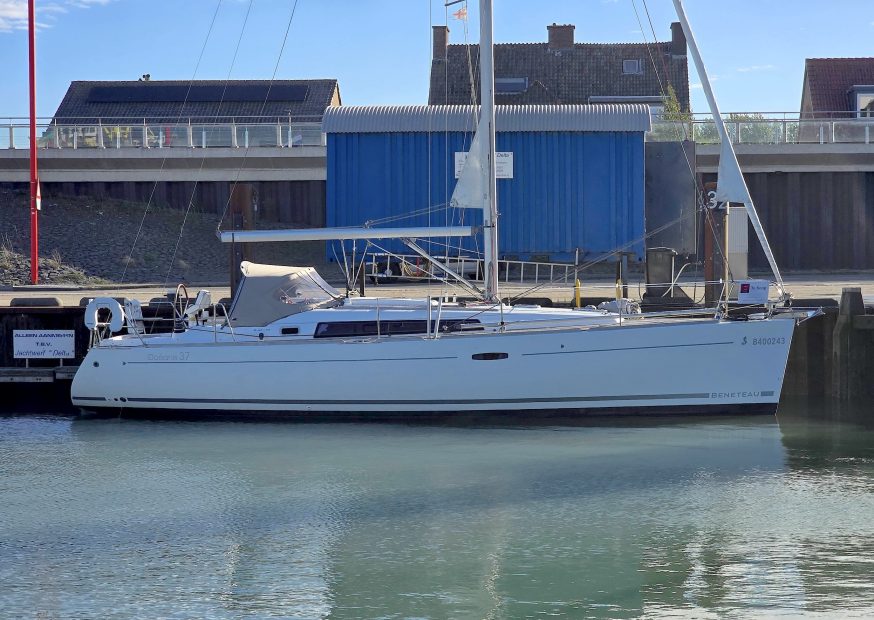 Beneteau Oceanis 37 ChrisToViri - 001a