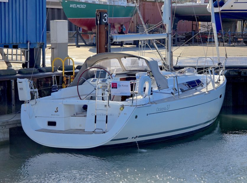 Beneteau Oceanis 37 ChrisToViri - 001b