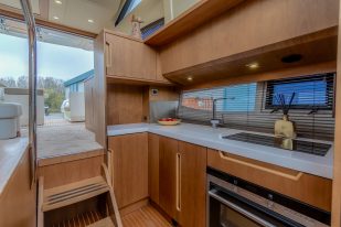 Galeon 430 Skydeck - 002h