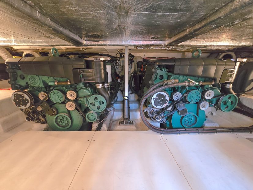 Galeon 430 Skydeck - 003a